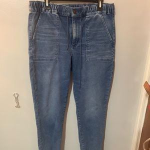 American Eagle women’s jeans